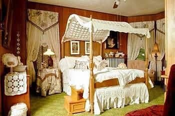 Gelinas Manor Victorian Bed & Breakfast Gelinas Manor Victorian Bed & Breakfast