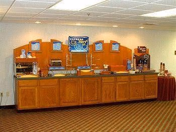 Holiday Inn Express Bad Axe3