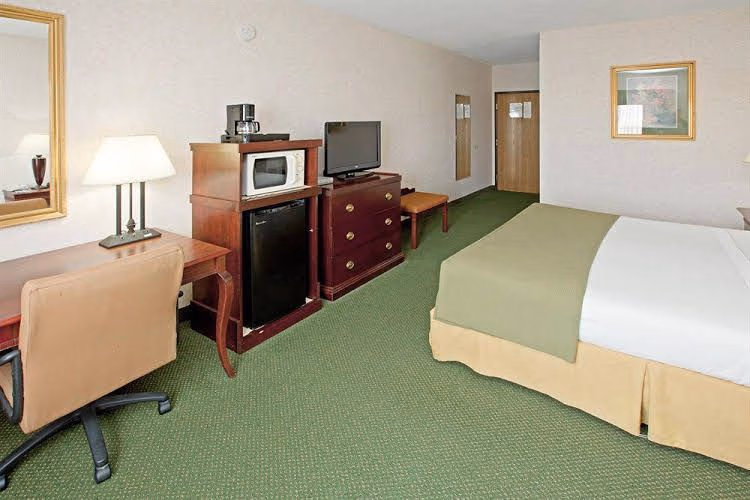 Holiday Inn Express Bad Axe0