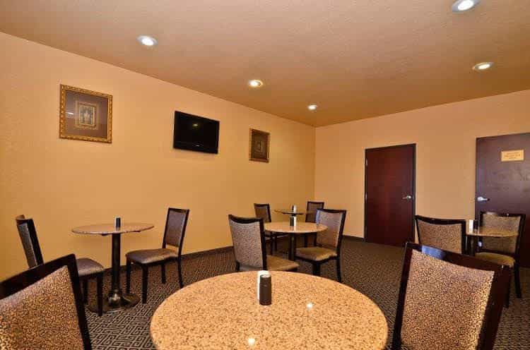 BW BROKEN BOW HOTEL AND SUITES