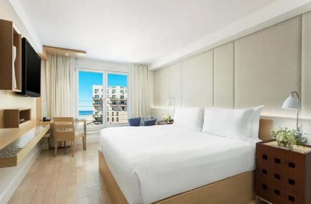 SUITE KING SIZE BED