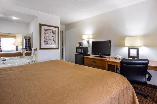 Quality Inn0