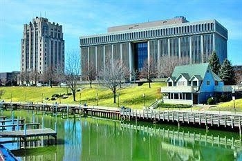 A Victory Inn - Mount Clemens3