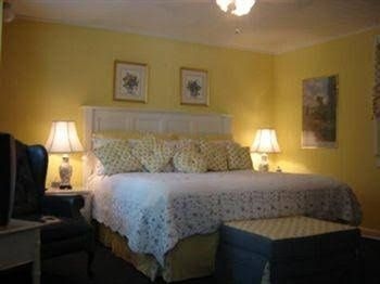 The Garden Walk Bed & Breakfast3