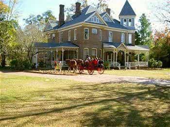 The Grove - The Inn on Harlee