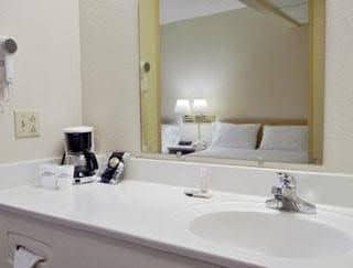 Baymont Inn & Suites Baymont Inn & Suites