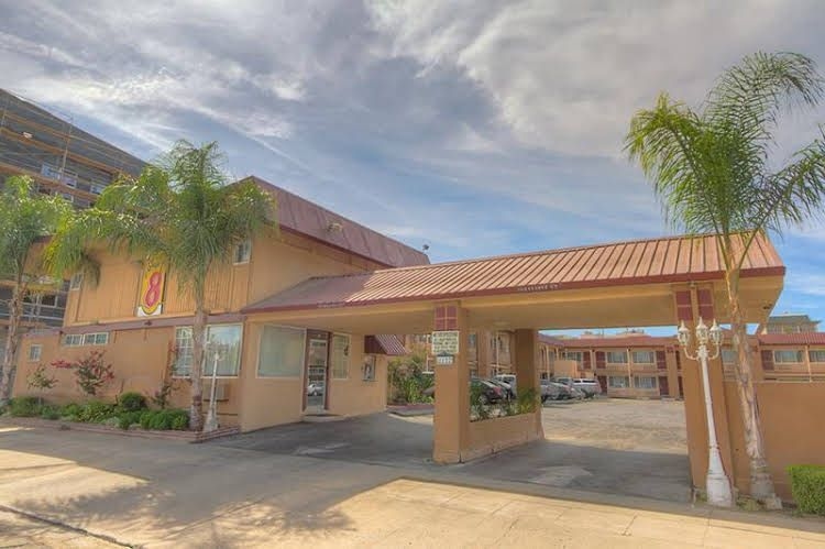 Super 8 Motel - Fresno Convention Centre Area0