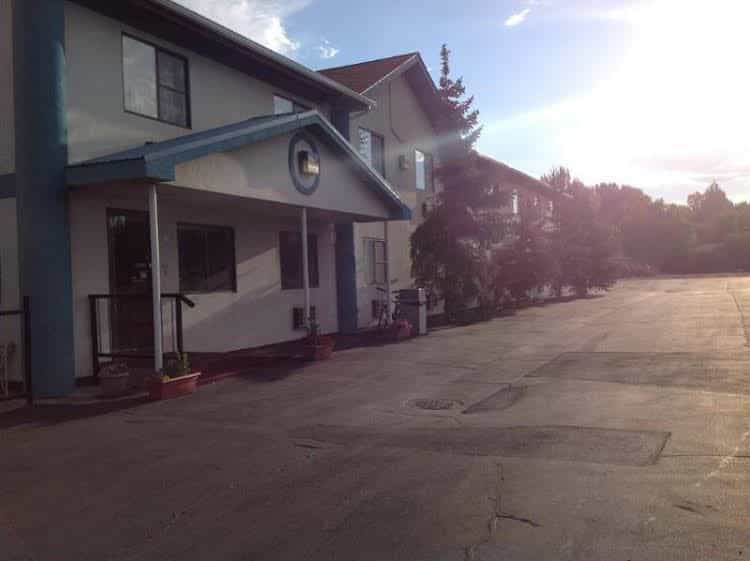 Super 8 Motel - Riverton