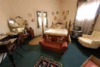 Carrier Houses Bed and Breakfast0