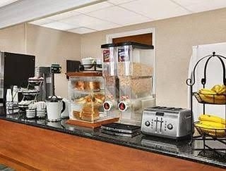 Howard Johnson Express Inn San Bruno1