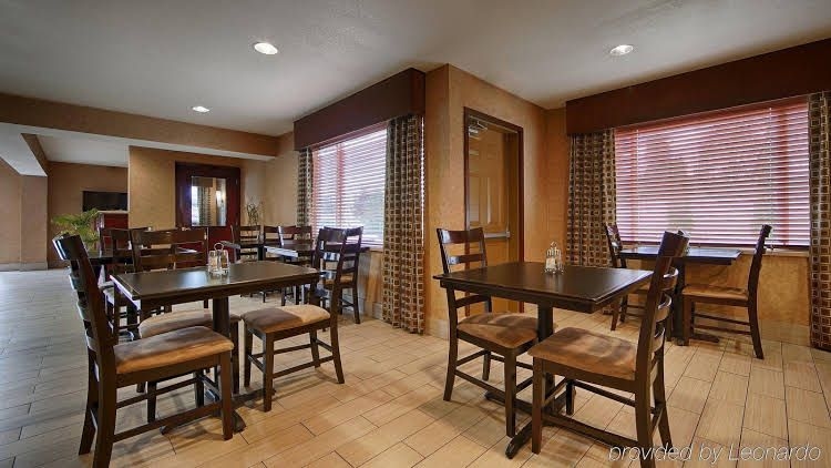 Holiday Inn Express Cottage Grove4