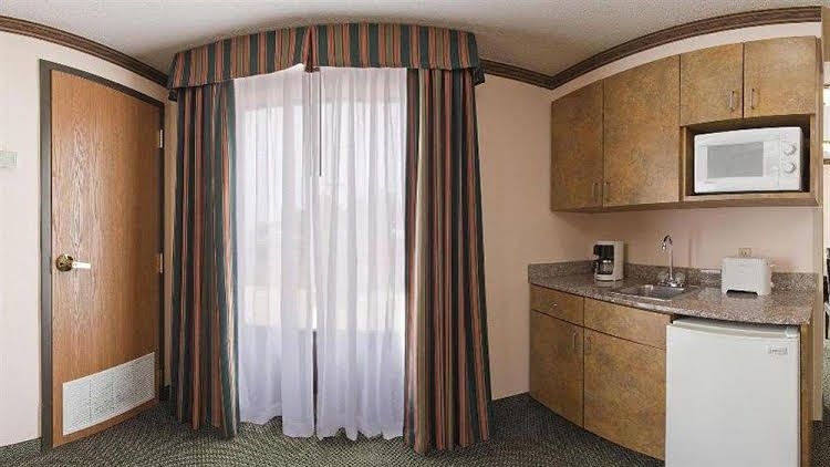 Holiday Inn Express Cleveland0