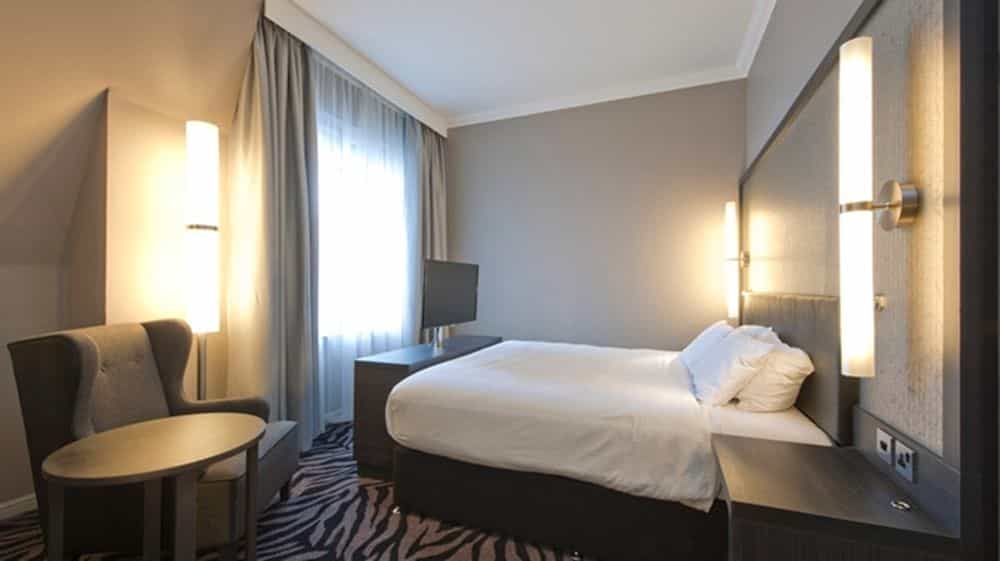 Mercure Point Hotel & Conference Centre Mercure Point Hotel & Conference Centre