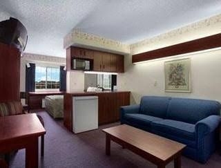 Microtel Detroit/Roseville2