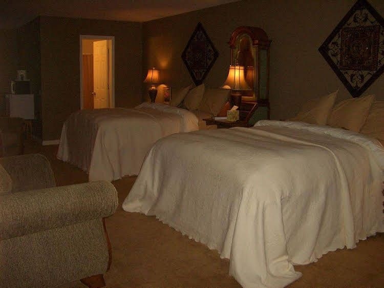 Cart Barn Inn at Yoda Creek3