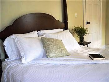 Eddington House Inn2