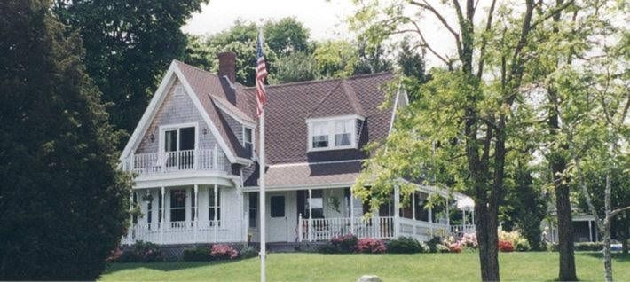 Holly House by the Canal0