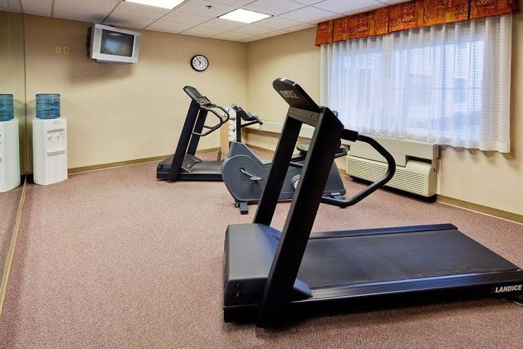 Holiday Inn Express Gibson1