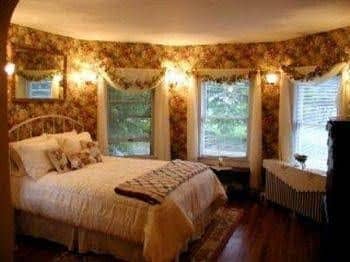 Lily House Bed and Breakfast Lily House Bed and Breakfast