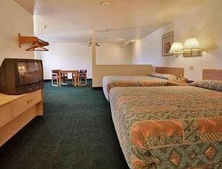 Super 8 Motel - Ft. Sumner4