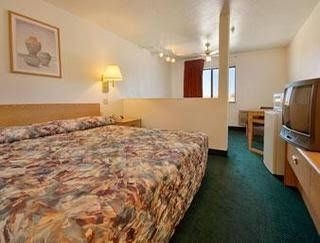 Super 8 Motel - Ft. Sumner2