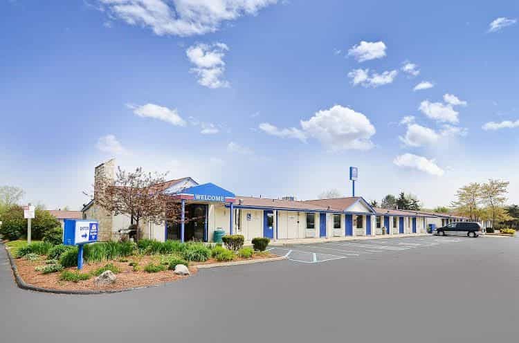 Americas Best Value Inn & Suites - Canton/Detroit