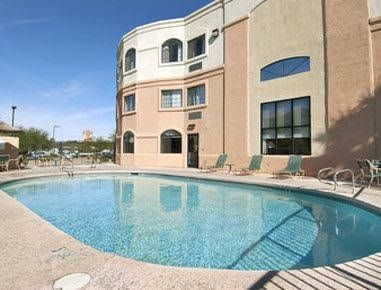 Days Inn & Suites Tucson/Marana1