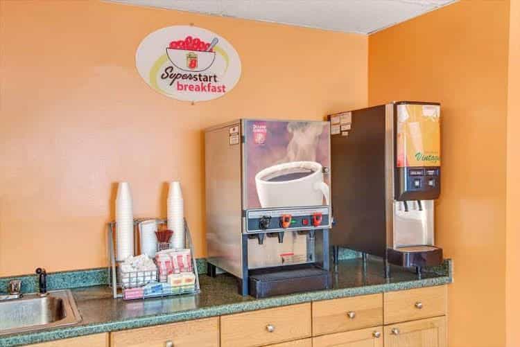 Super 8 Motel - Stamford/New York City Area