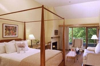 New Harmony Inn Resort and Conference Center0