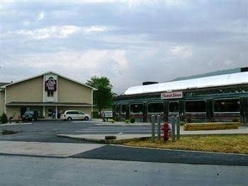 Oak Tree Inn Low Moor0