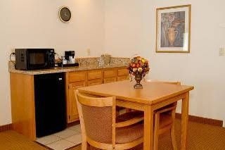 Holiday Inn Express Wapakoneta1