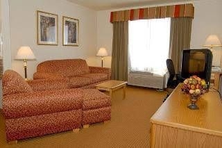 Holiday Inn Express Wapakoneta4