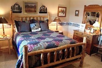 Blue Heron Inn0