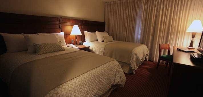 Embassy Suites Valencia0