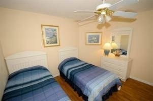 Lake Berkley - 7 BR Private Pool Home West Facing Game Room - IPG 470800