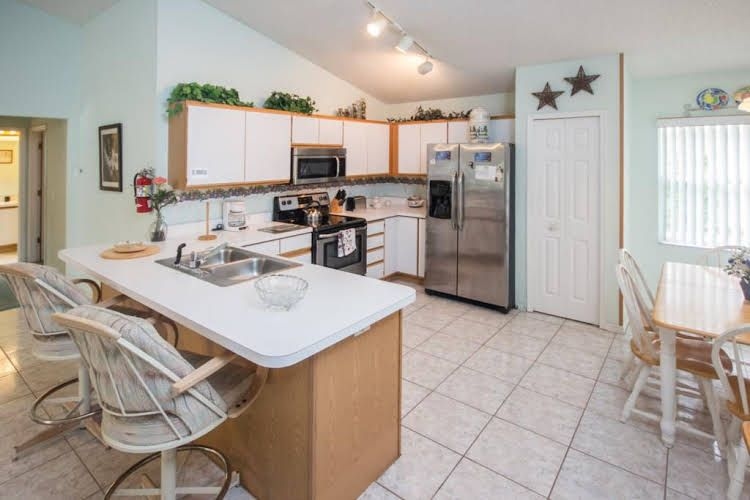 Whispering Oaks - 3 BR Private Pool Home - IPG 472720