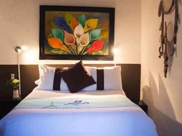 DOUBLE WITH DOUBLE BED