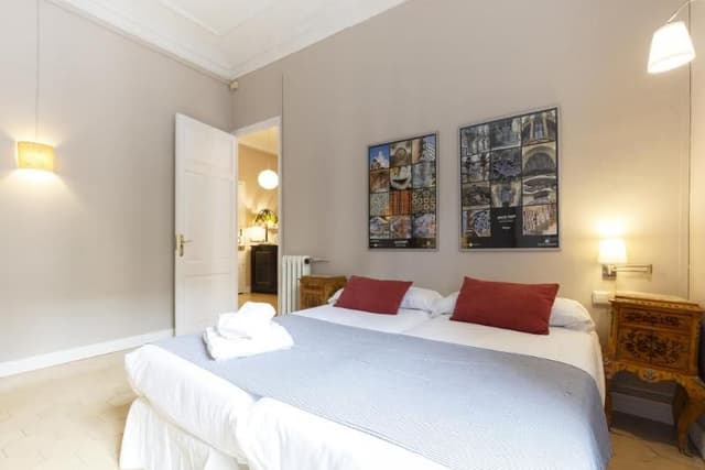 APARTMENT SEVEN BEDROOMS WITH MORE THAN THREE BATHROOMS
