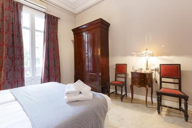 APARTMENT SEVEN BEDROOMS WITH MORE THAN THREE BATHROOMS