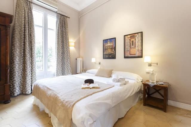 APARTMENT SEVEN BEDROOMS WITH MORE THAN THREE BATHROOMS