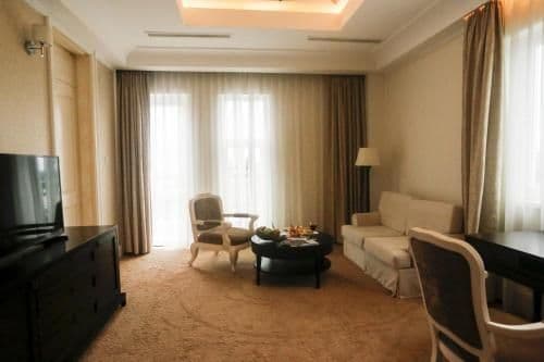 Executive Suite with City View