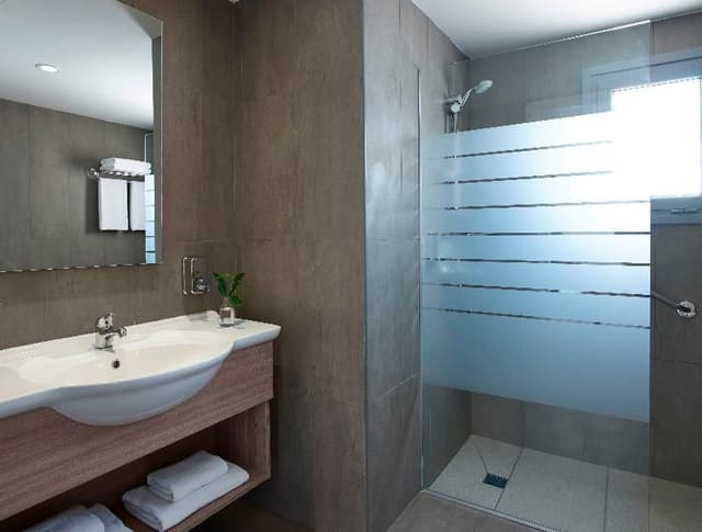 SUITE ONE BEDROOM
