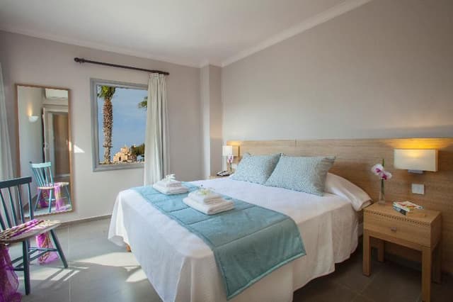 SUITE TWO BEDROOMS