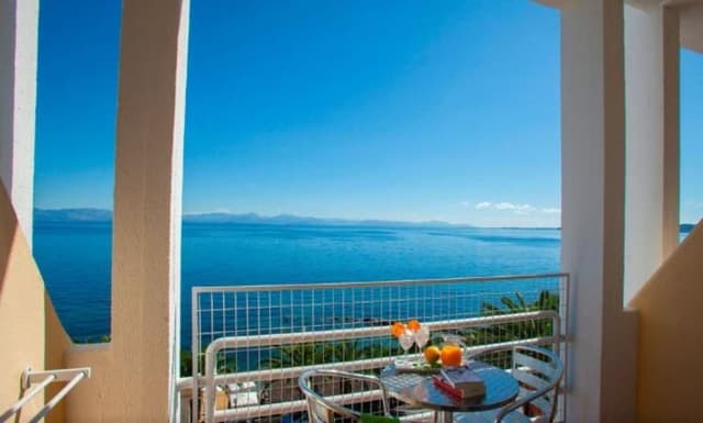 FAMILY ROOM SEA VIEW