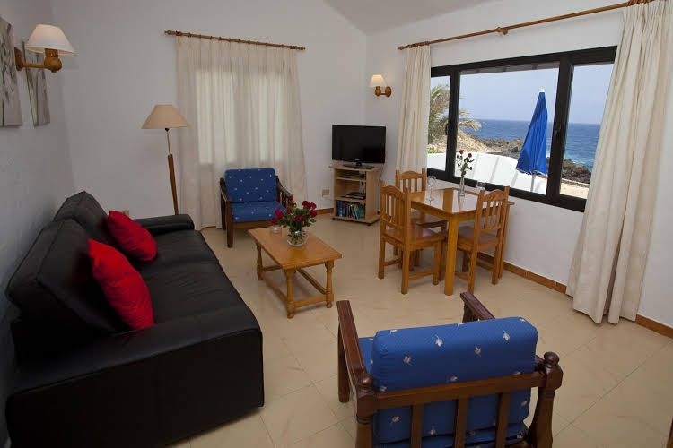 Reyes Apartments2
