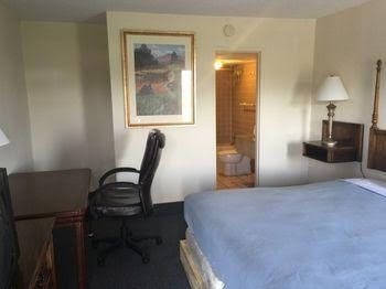 Red Carpet Inn & Suites1