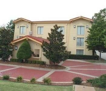 Motel 6 Del City2