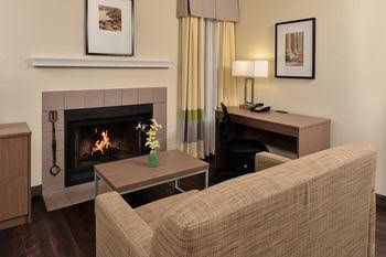 Hawthorn Suites by Wyndham Atlanta Perimeter Center3
