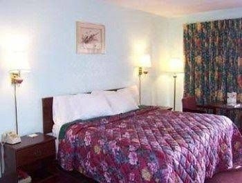 Rodeway Inn1