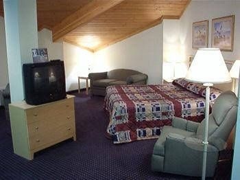 Ameristay Hotel Inn & Suites Waverly4